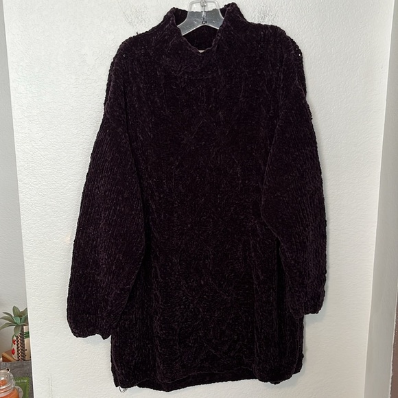 EXPRESS DK PLUM ACRYLIC OVERSIZED SWEATER 27in PIT TO PIT 31in L FROM SHOULDER - Picture 1 of 6